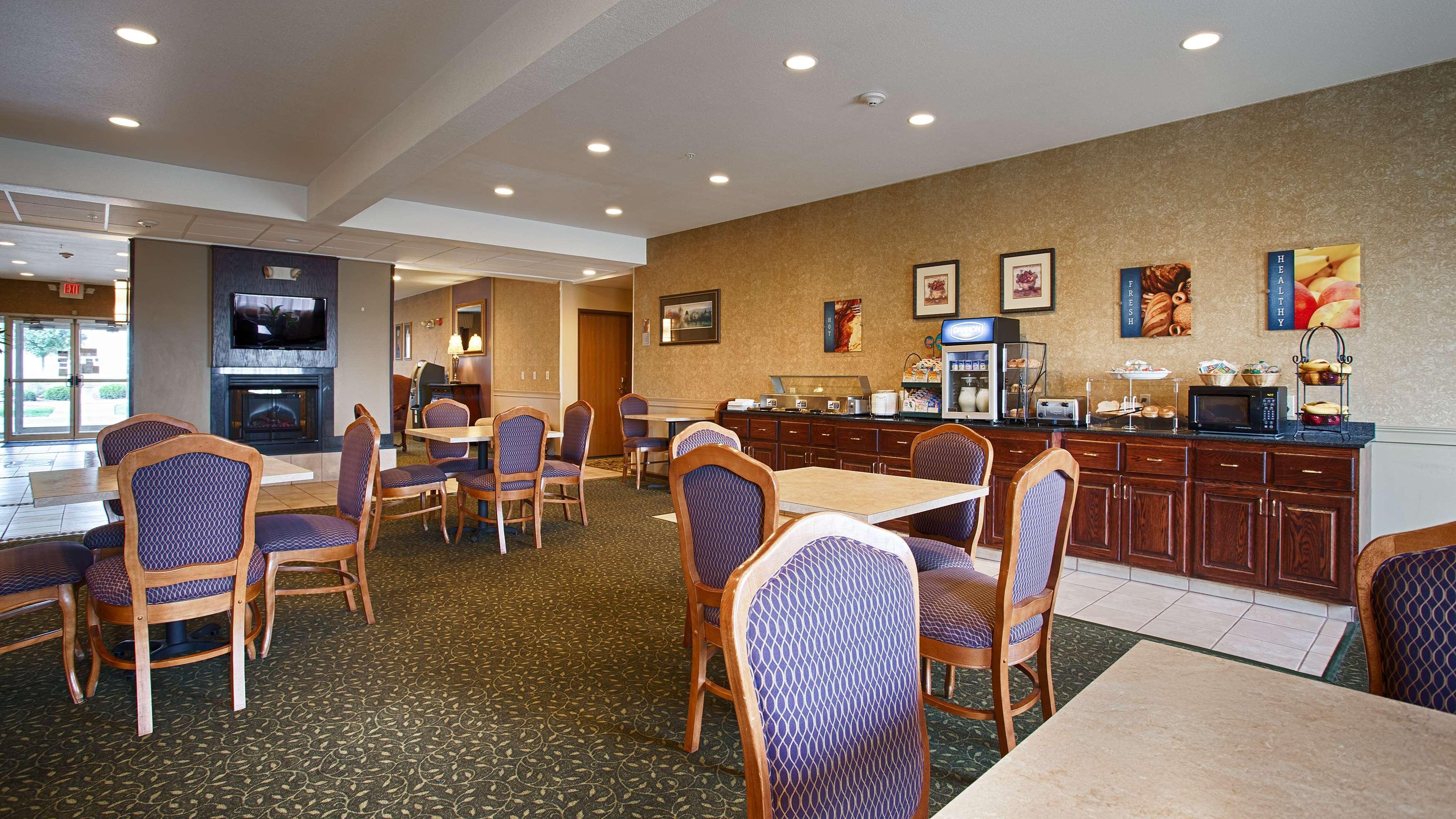 Best Western Penn-Ohio Inn&Suites Hubbard Exterior foto